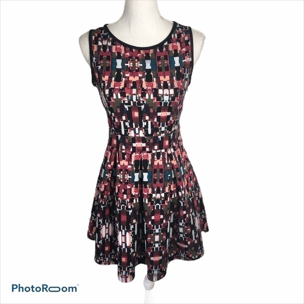 Romeo & Juliet Fit & Flare Pleated Dress Small